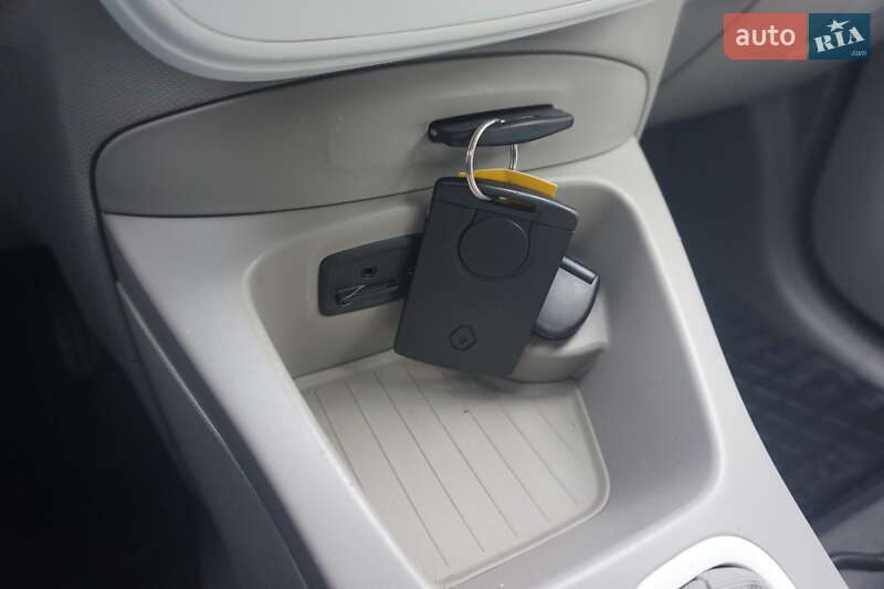 Хэтчбек Renault Zoe 2016 в Самборе