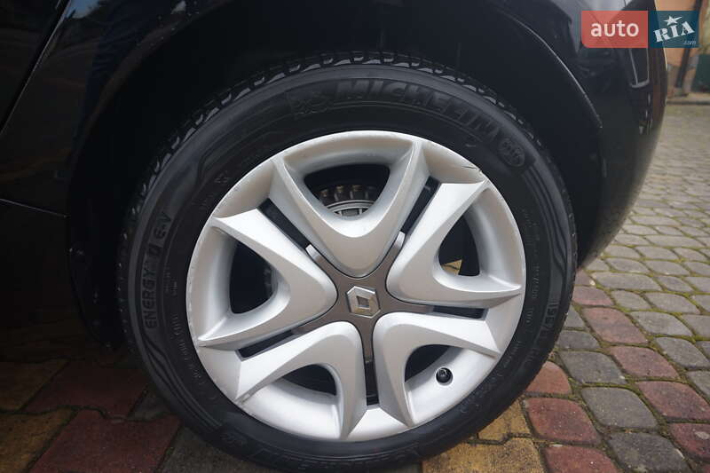 Хэтчбек Renault Zoe 2016 в Самборе