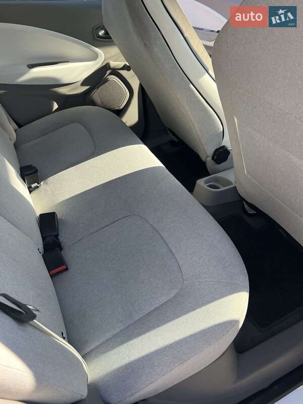 Хетчбек Renault Zoe 2017 в Золочеві