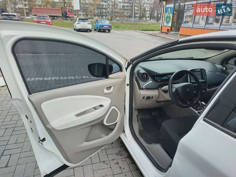 Хэтчбек Renault Zoe 2017 в Киеве фото 6 Хэтчбек Renault Zoe 2017 в Киеве