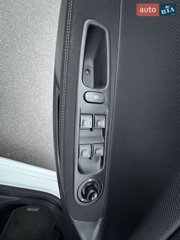 Хэтчбек Renault Zoe 2018 в Виннице фото 38 Хэтчбек Renault Zoe 2018 в Виннице