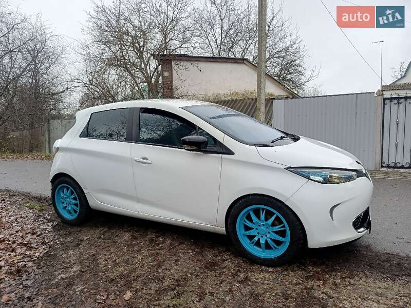 Хэтчбек Renault Zoe 2015 в Броварах фото Хэтчбек Renault Zoe 2015 в Броварах