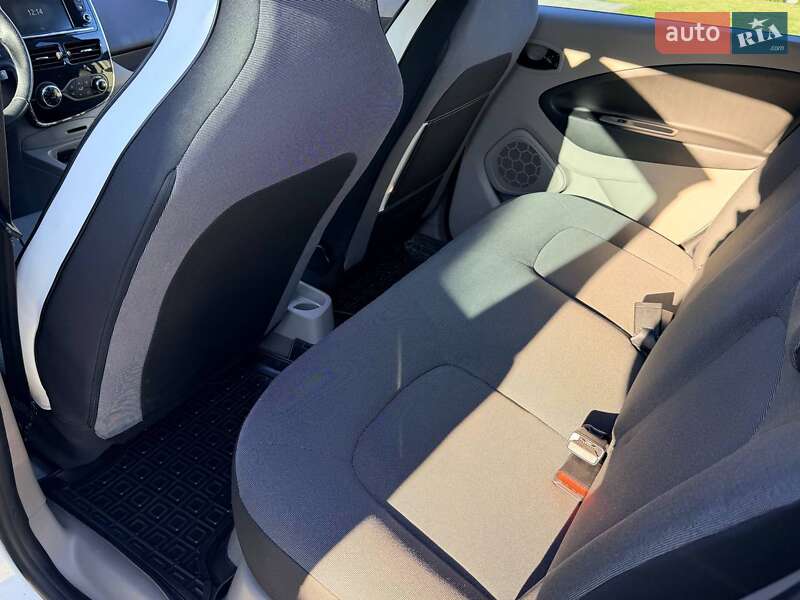 Хетчбек Renault Zoe 2015 в Рівному фото 15 Хетчбек Renault Zoe 2015 в Рівному