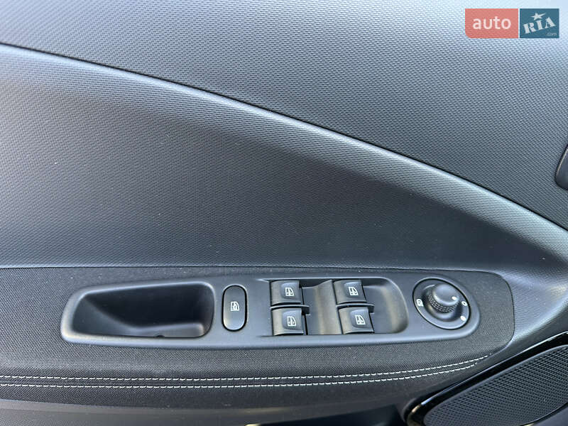 Хэтчбек Renault Zoe 2017 в Тернополе