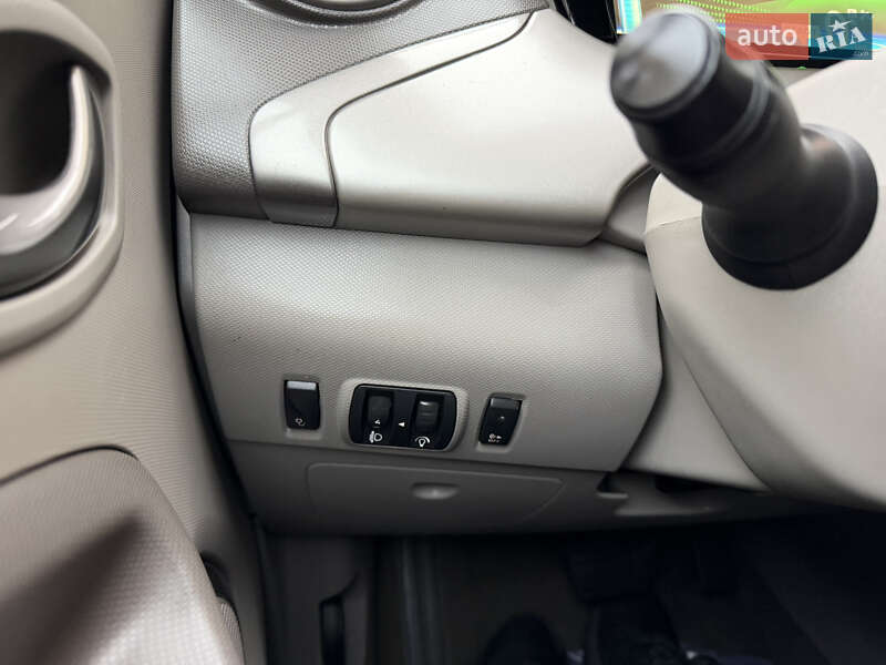 Хетчбек Renault Zoe 2016 в Луцьку