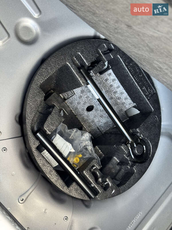 Хэтчбек Renault Zoe 2015 в Дрогобыче