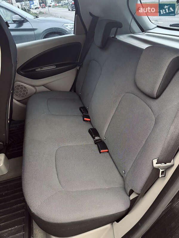 Хетчбек Renault Zoe 2013 в Ужгороді фото 8 Хетчбек Renault Zoe 2013 в Ужгороді