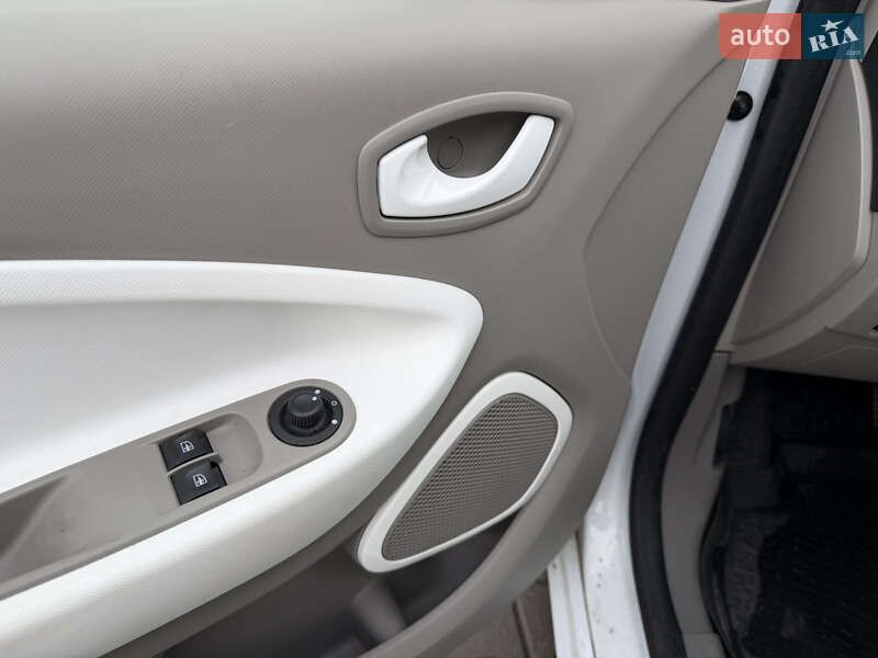 Хэтчбек Renault Zoe 2016 в Луцке фото 9 Хэтчбек Renault Zoe 2016 в Луцке