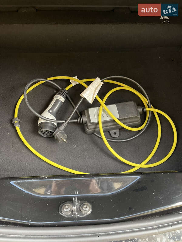 Хетчбек Renault Zoe 2013 в Ужгороді фото 10 Хетчбек Renault Zoe 2013 в Ужгороді