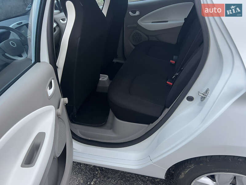 Хетчбек Renault Zoe 2016 в Києві фото 13 Хетчбек Renault Zoe 2016 в Києві
