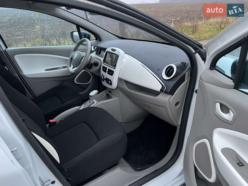 Хетчбек Renault Zoe 2016 в Києві фото 17 Хетчбек Renault Zoe 2016 в Києві