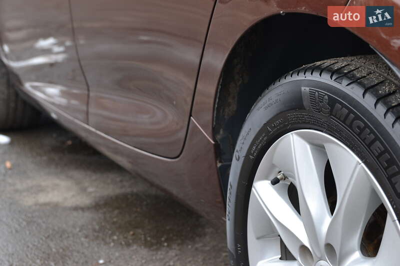 Хэтчбек Renault Zoe 2015 в Луцке фото 39 Хэтчбек Renault Zoe 2015 в Луцке