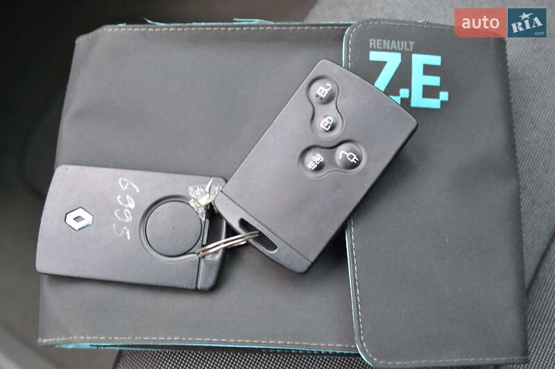 Хэтчбек Renault Zoe 2015 в Луцке фото 37 Хэтчбек Renault Zoe 2015 в Луцке