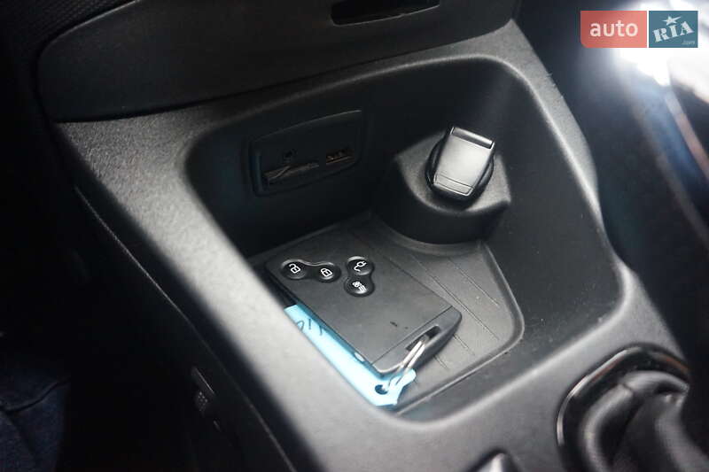 Хэтчбек Renault Zoe 2018 в Самборе