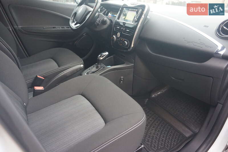 Хэтчбек Renault Zoe 2018 в Самборе