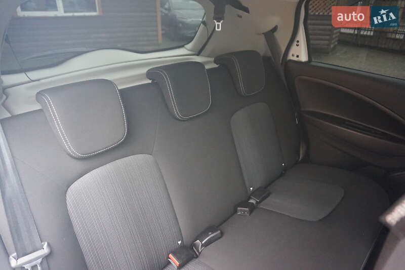 Хэтчбек Renault Zoe 2018 в Самборе