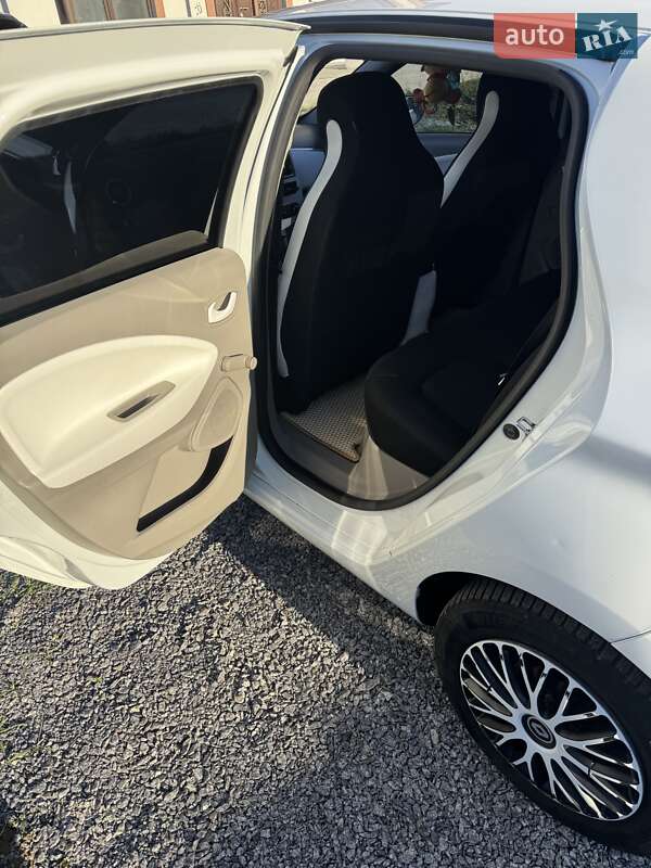 Хэтчбек Renault Zoe 2014 в Виннице