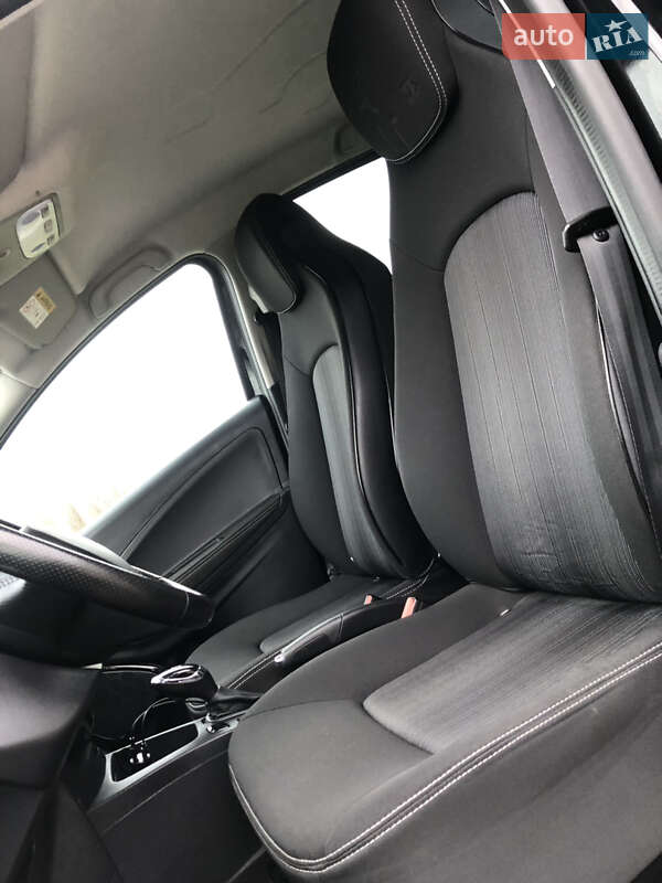 Хэтчбек Renault Zoe 2017 в Ровно фото 42 Хэтчбек Renault Zoe 2017 в Ровно