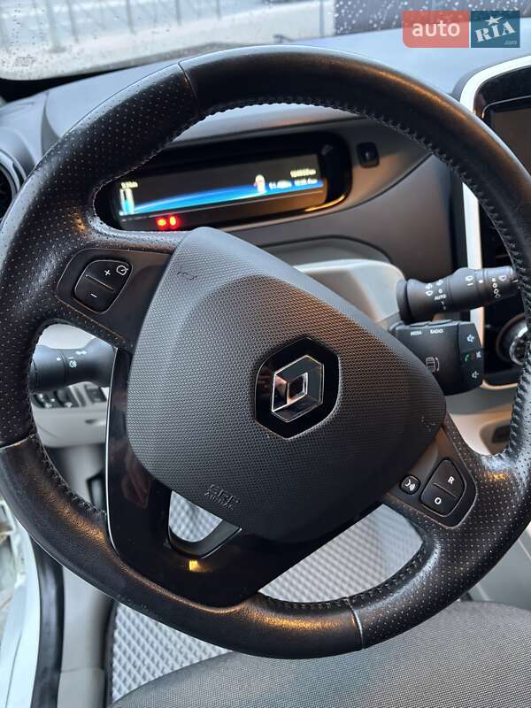 Хэтчбек Renault Zoe 2015 в Тернополе