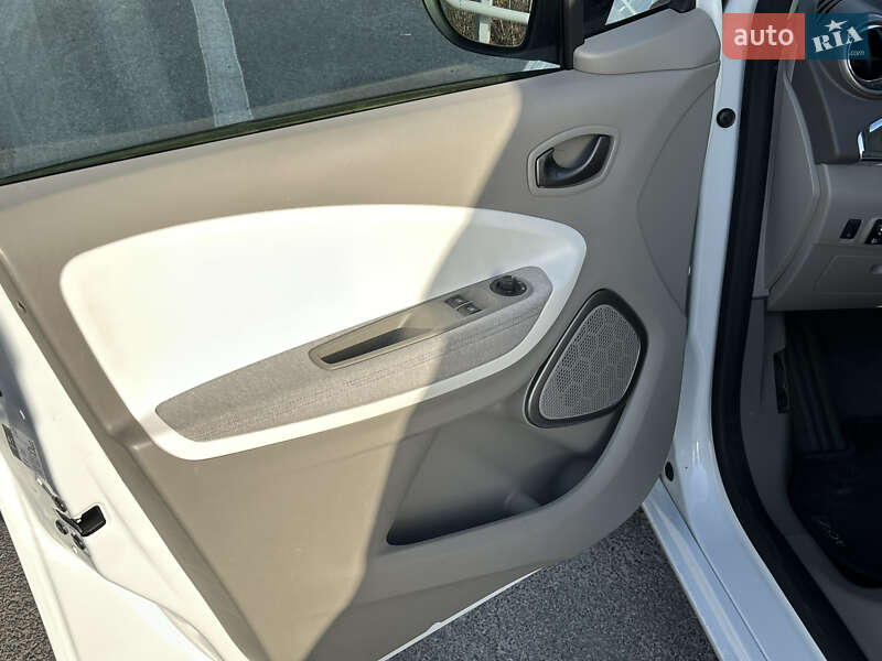 Хэтчбек Renault Zoe 2019 в Киеве фото 13 Хэтчбек Renault Zoe 2019 в Киеве