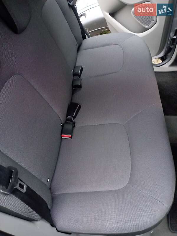 Хэтчбек Renault Zoe 2015 в Кременце фото 4 Хэтчбек Renault Zoe 2015 в Кременце