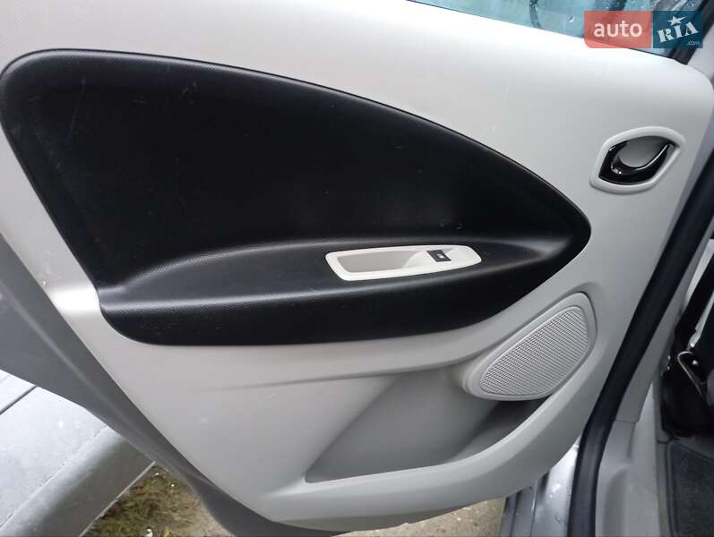 Хэтчбек Renault Zoe 2015 в Кременце фото 27 Хэтчбек Renault Zoe 2015 в Кременце