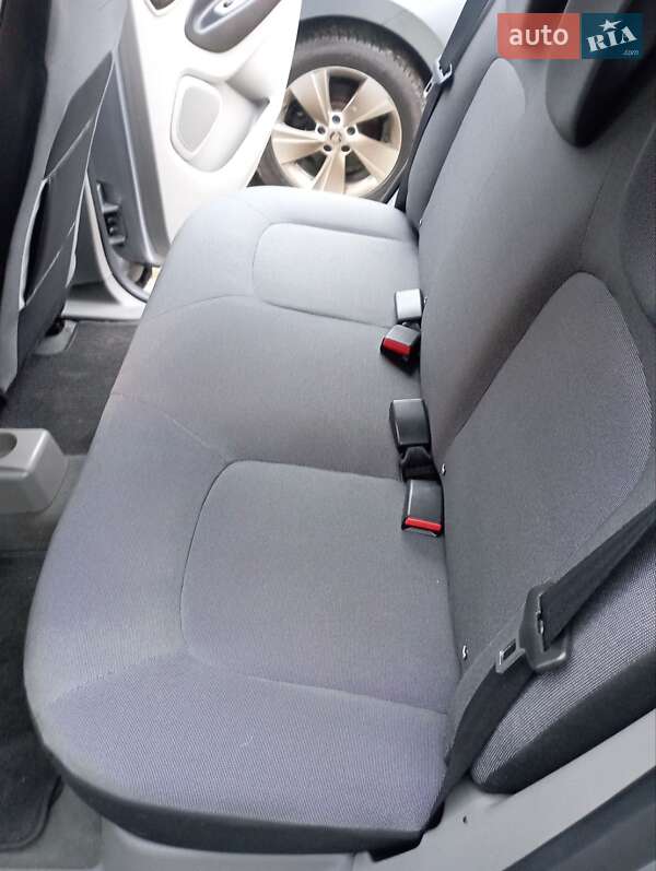 Хэтчбек Renault Zoe 2015 в Кременце фото 22 Хэтчбек Renault Zoe 2015 в Кременце