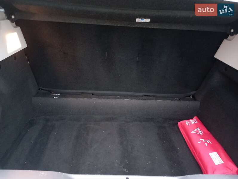 Хэтчбек Renault Zoe 2015 в Кременце фото 30 Хэтчбек Renault Zoe 2015 в Кременце