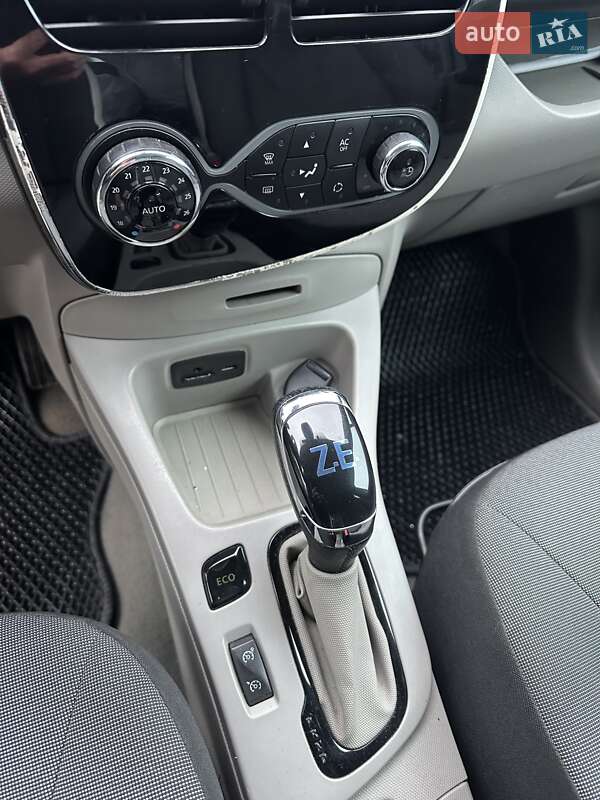 Хэтчбек Renault Zoe 2015 в Львове фото 11 Хэтчбек Renault Zoe 2015 в Львове