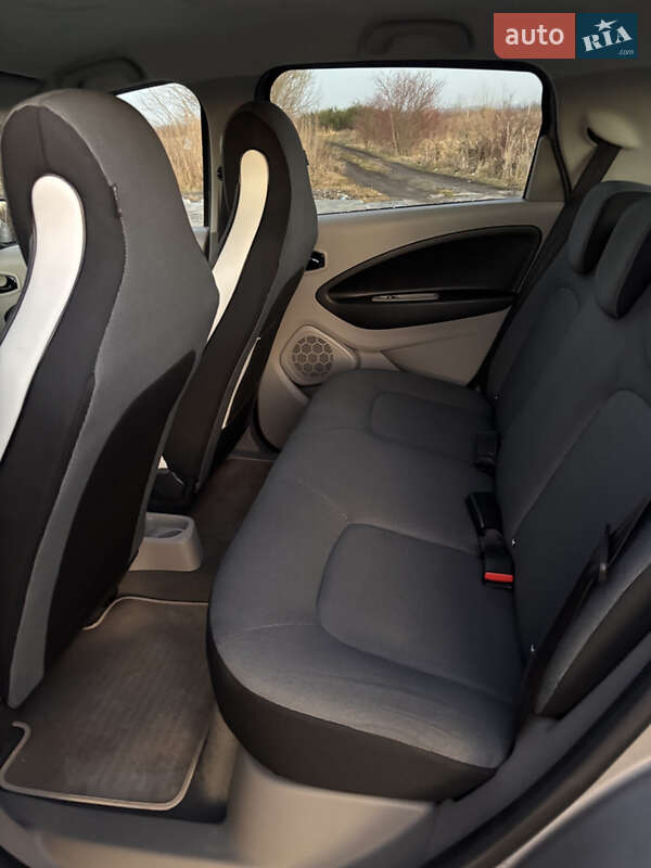 Хэтчбек Renault Zoe 2016 в Львове