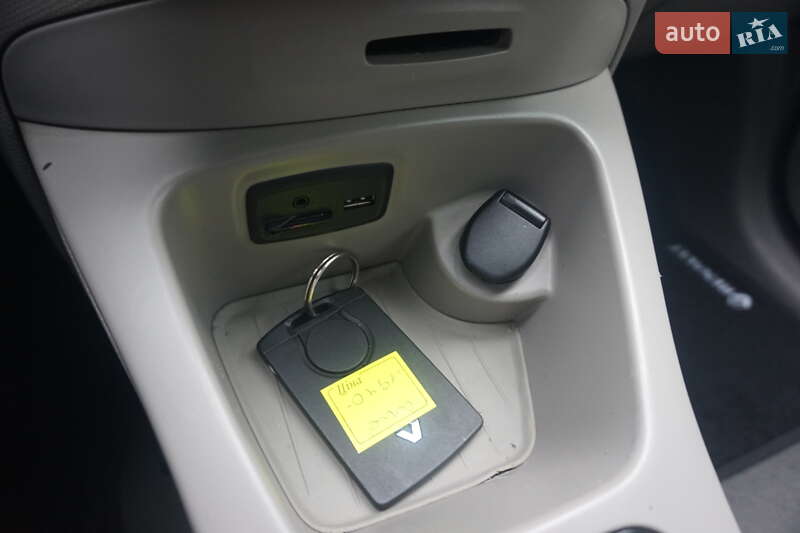 Хэтчбек Renault Zoe 2015 в Самборе фото 37 Хэтчбек Renault Zoe 2015 в Самборе