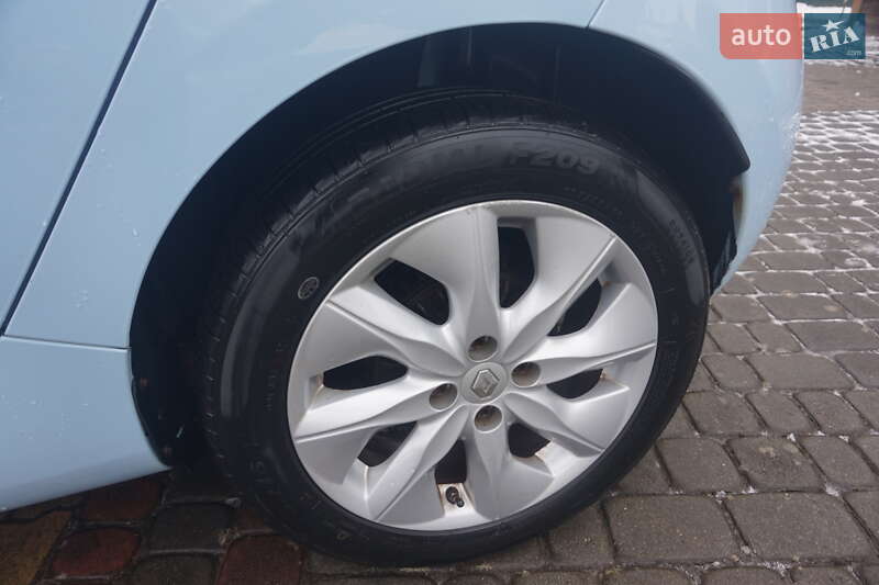 Хэтчбек Renault Zoe 2015 в Самборе фото 56 Хэтчбек Renault Zoe 2015 в Самборе