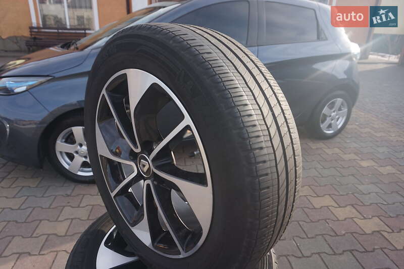 Хэтчбек Renault Zoe 2018 в Самборе фото 76 Хэтчбек Renault Zoe 2018 в Самборе