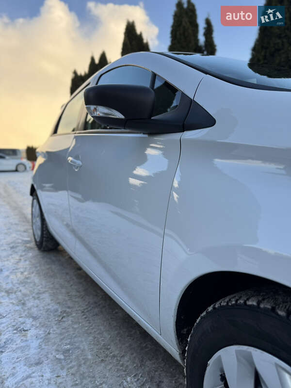 Хэтчбек Renault Zoe 2017 в Городке