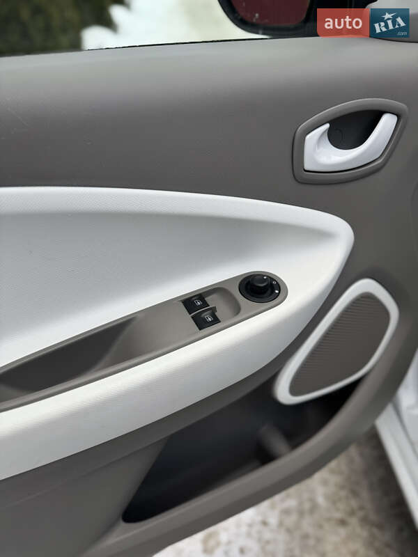 Хэтчбек Renault Zoe 2017 в Городке