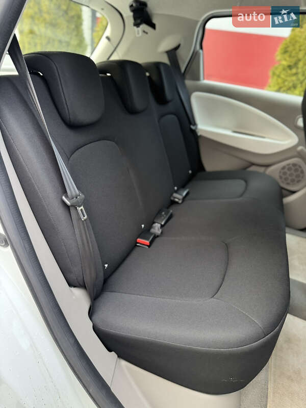 Хэтчбек Renault Zoe 2017 в Городке