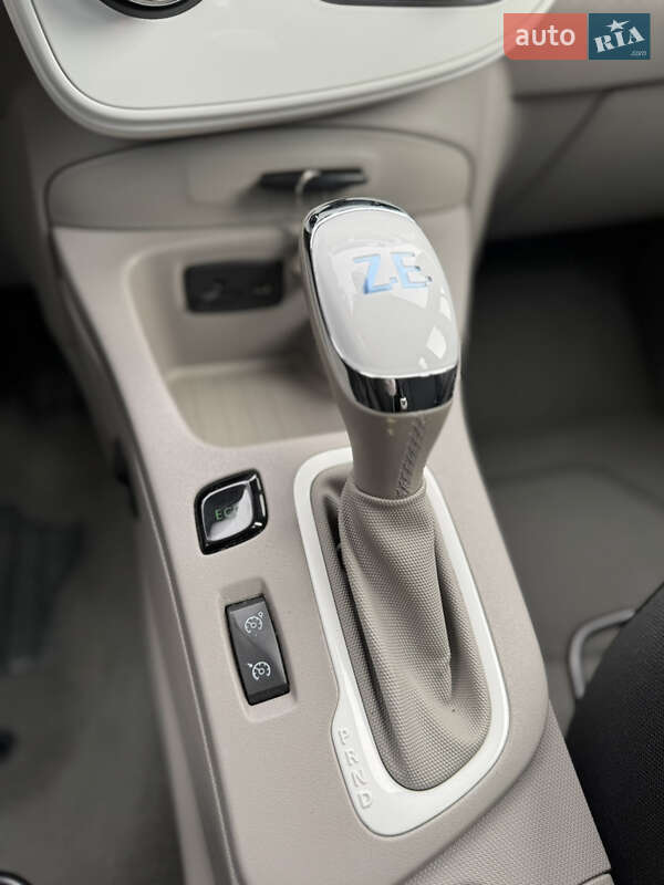 Хэтчбек Renault Zoe 2017 в Городке