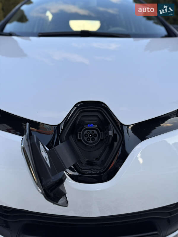 Хэтчбек Renault Zoe 2017 в Городке