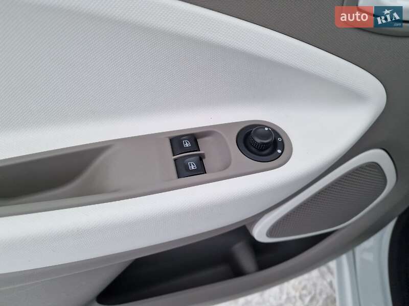 Хэтчбек Renault Zoe 2017 в Виннице фото 20 Хэтчбек Renault Zoe 2017 в Виннице