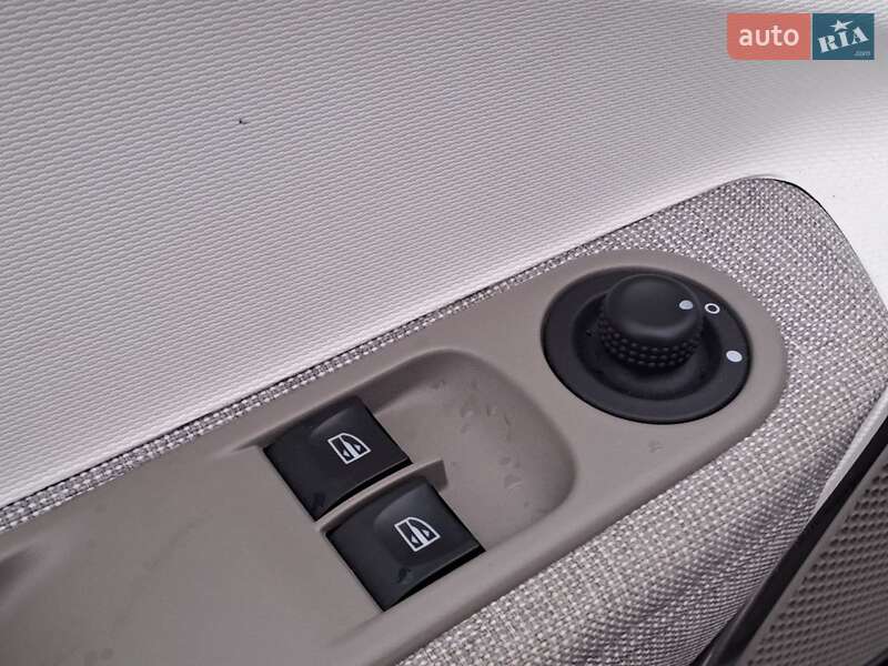 Хэтчбек Renault Zoe 2019 в Одессе фото 10 Хэтчбек Renault Zoe 2019 в Одессе