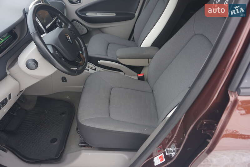 Хэтчбек Renault Zoe 2015 в Самборе