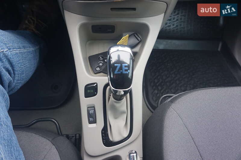 Хэтчбек Renault Zoe 2015 в Самборе