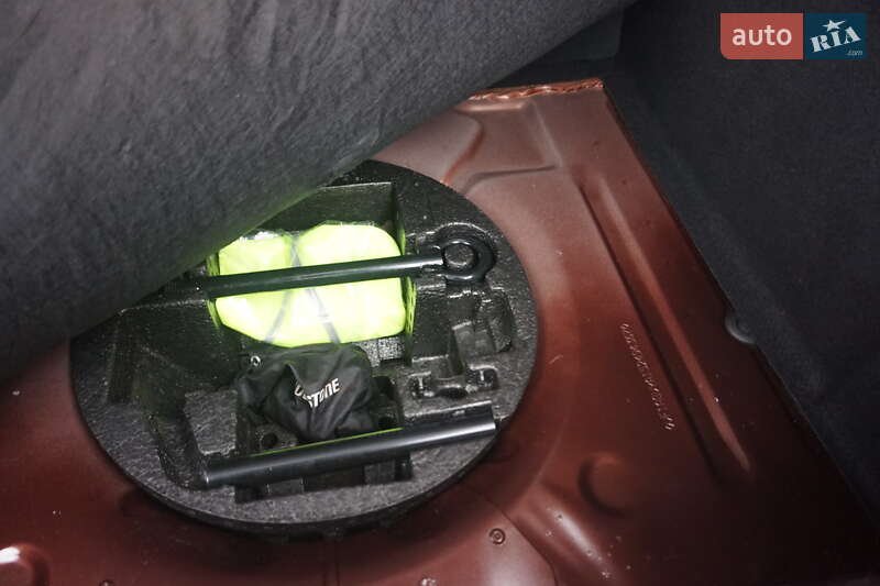 Хэтчбек Renault Zoe 2015 в Самборе