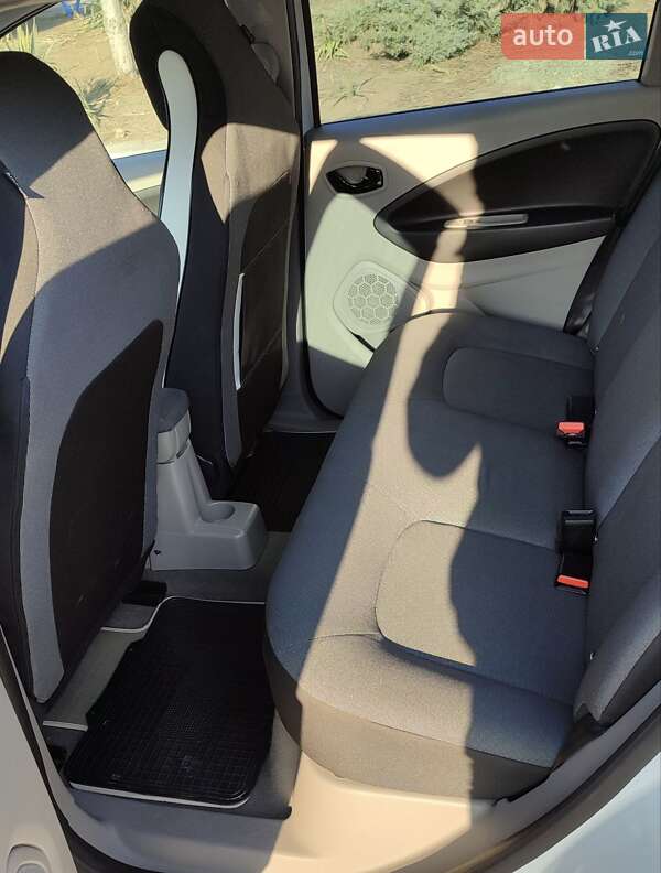 Хэтчбек Renault Zoe 2014 в Одессе фото 21 Хэтчбек Renault Zoe 2014 в Одессе
