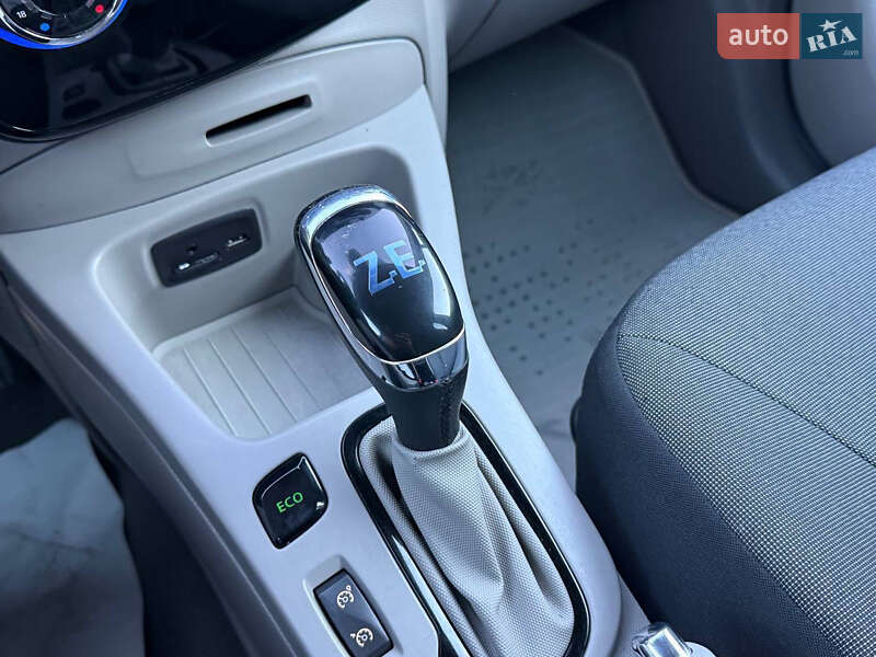 Хэтчбек Renault Zoe 2014 в Стрые фото 49 Хэтчбек Renault Zoe 2014 в Стрые