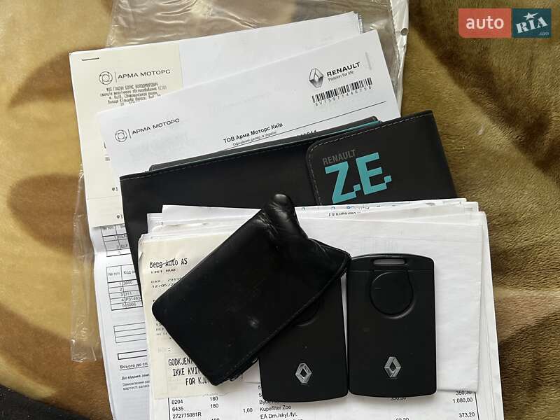 Хэтчбек Renault Zoe 2015 в Киеве фото 14 Хэтчбек Renault Zoe 2015 в Киеве