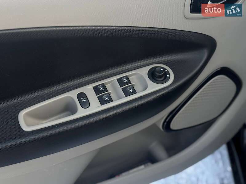 Хэтчбек Renault Zoe 2015 в Ровно