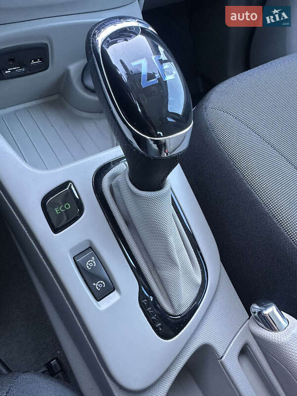 Хетчбек Renault Zoe 2014 в Білогородці фото 22 Хетчбек Renault Zoe 2014 в Білогородці