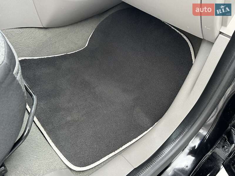 Хэтчбек Renault Zoe 2014 в Ровно фото 102 Хэтчбек Renault Zoe 2014 в Ровно