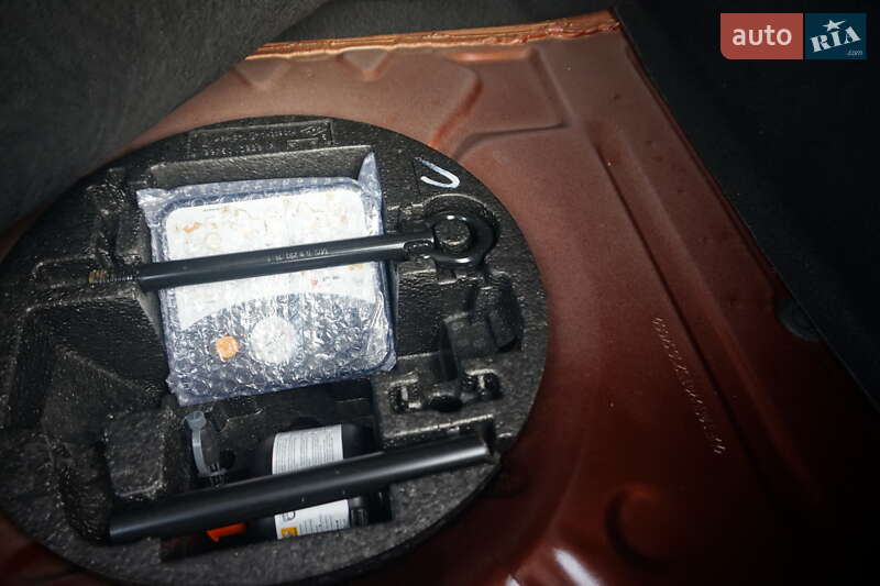 Хэтчбек Renault Zoe 2015 в Самборе фото 50 Хэтчбек Renault Zoe 2015 в Самборе